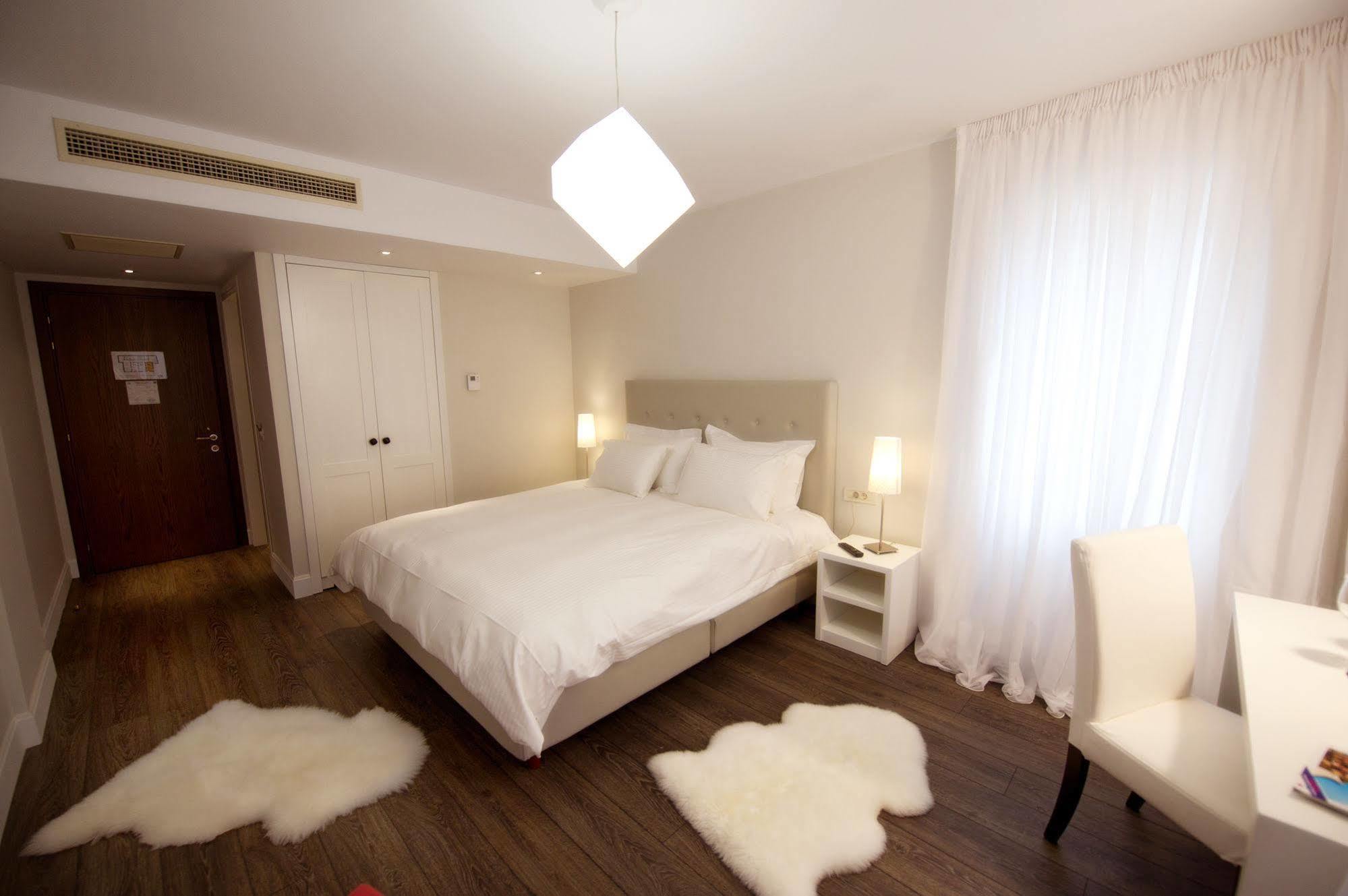 Hotel Mir Boutique 3*